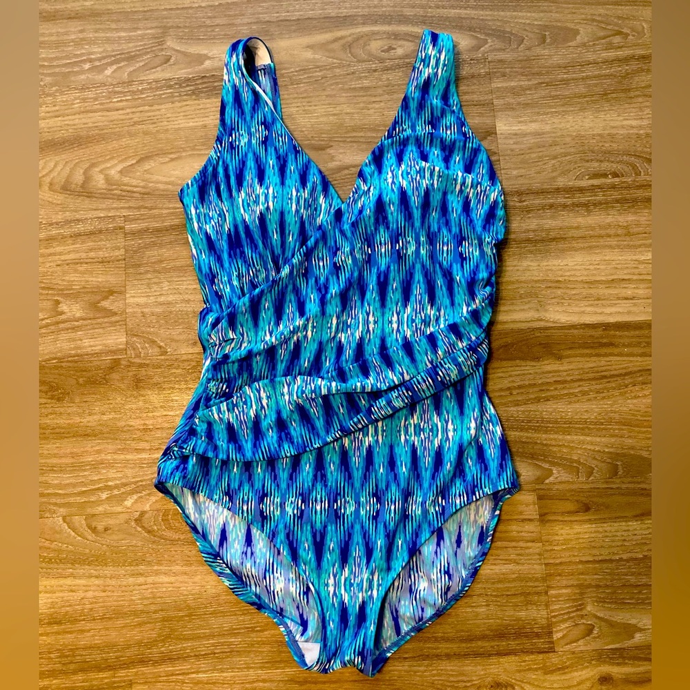 NEW L.L. Bean Cross Body Scrunch Bathing Suit